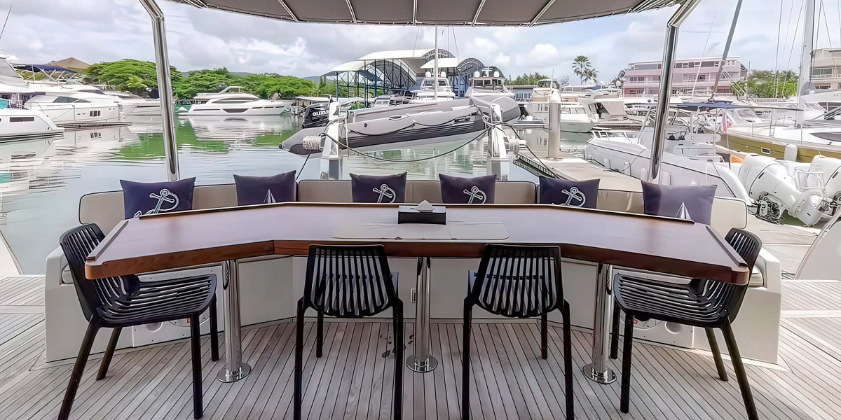 Аренда моторного катамарана Power 53 My Sky на Пхукете